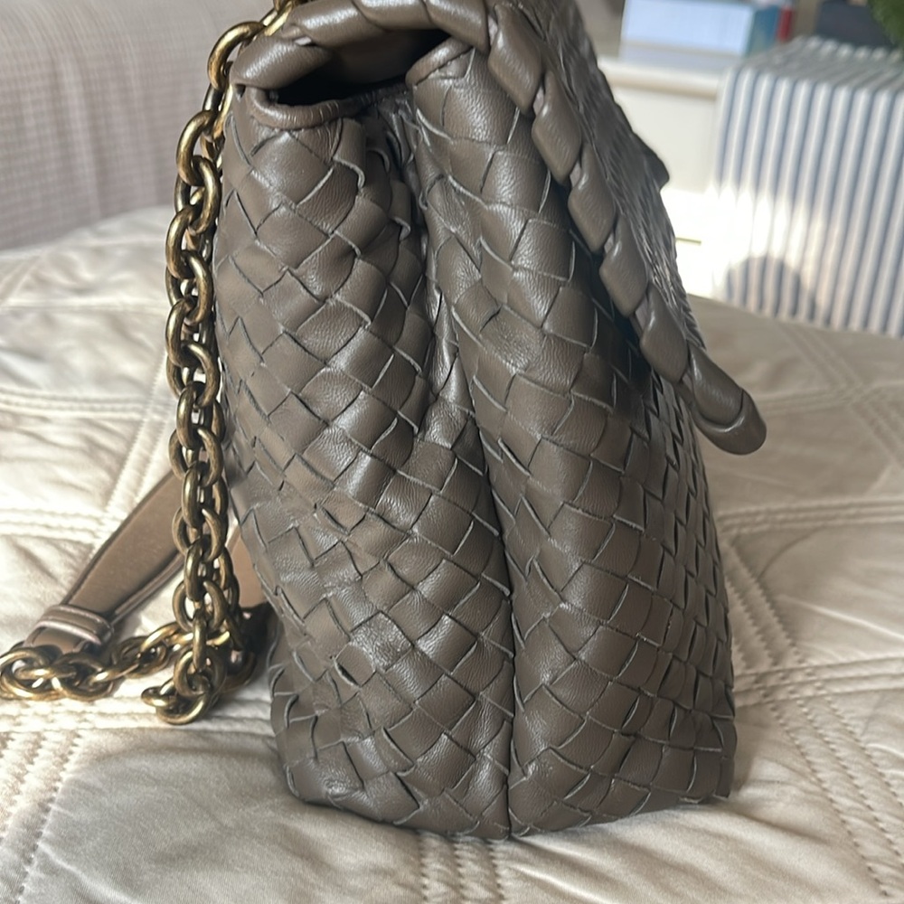 Bottega Veneta Olimpia 
Crossbody Bag Intrecciato Nappa Medium - Picture 10 of 14